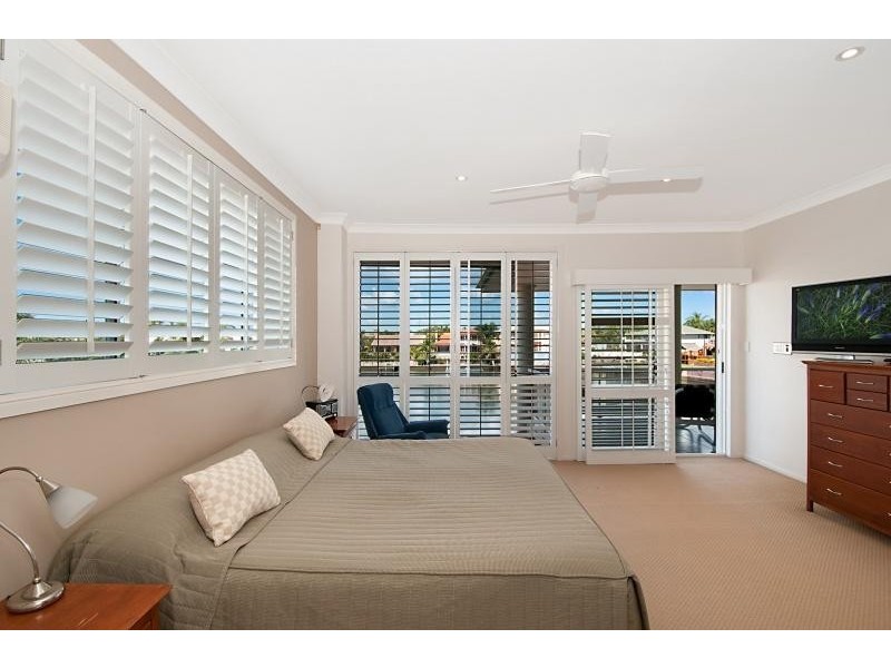 42  Barrier Reef  Drive MERMAID WATERS 4218, Mermaid Waters QLD 4218