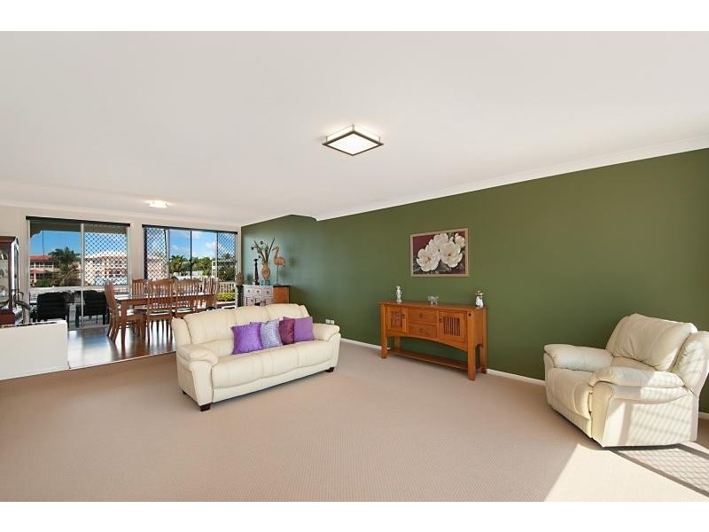 42  Barrier Reef  Drive MERMAID WATERS 4218, Mermaid Waters QLD 4218