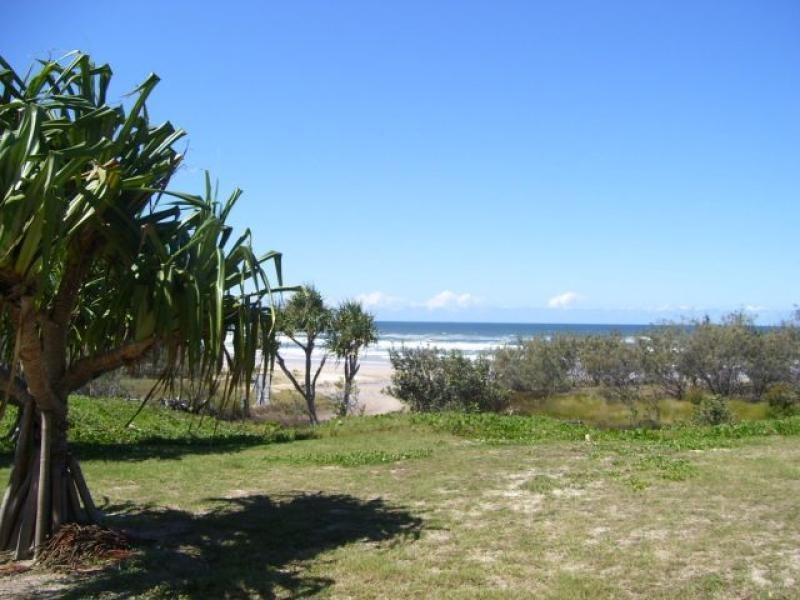 16 & 17 Williams  Avenue, Fraser Island QLD 4581