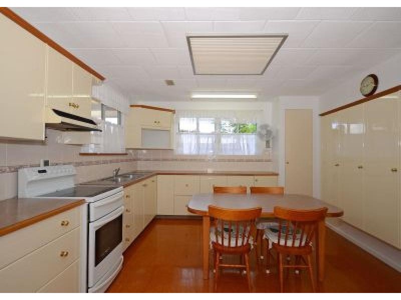 2 Aberdeen Avenue MARYBOROUGH 4650, Maryborough QLD 4650