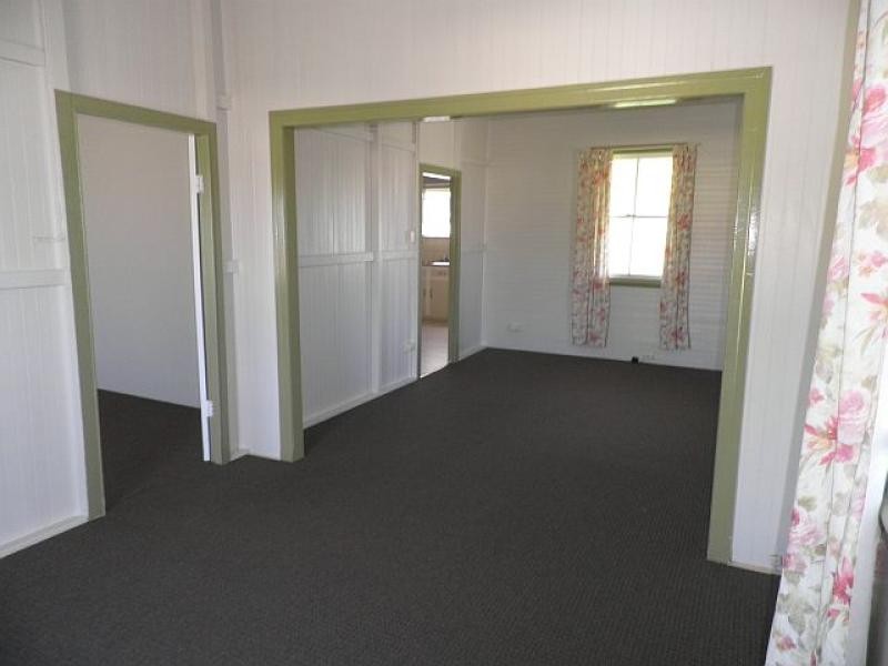 6 May  Street, Granville QLD 4650