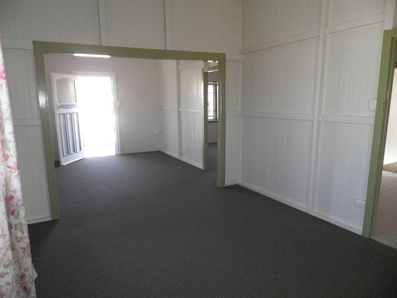 6 May  Street, Granville QLD 4650