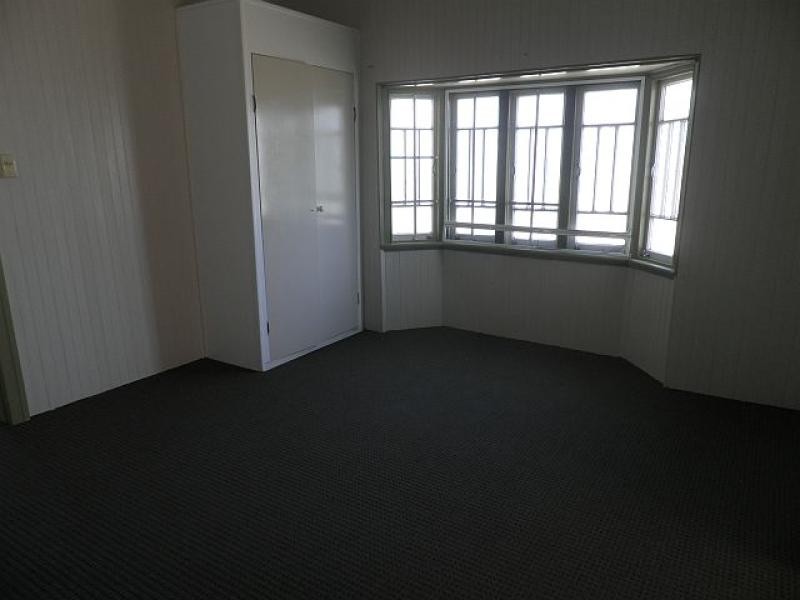 6 May  Street, Granville QLD 4650