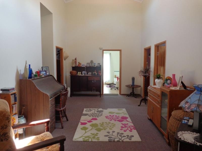 9 Leah Drive, Oakhurst QLD 4650