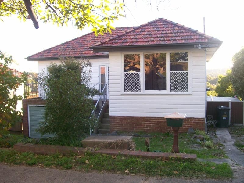 174 Northcott Drive ADAMSTOWN HEIGHTS 2289, Adamstown Heights NSW 2289
