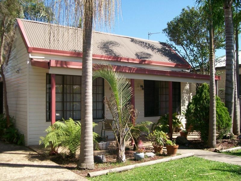 8 Bourke Street ADAMSTOWN 2289, Adamstown NSW 2289