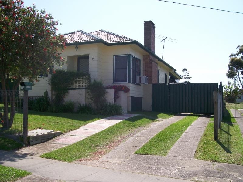 17 Lake  Street WINDALE 2306, Windale NSW 2306