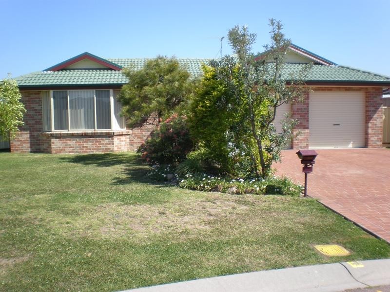 16  Greenwood Grove ABERGLASSLYN 2320, Aberglasslyn NSW 2320