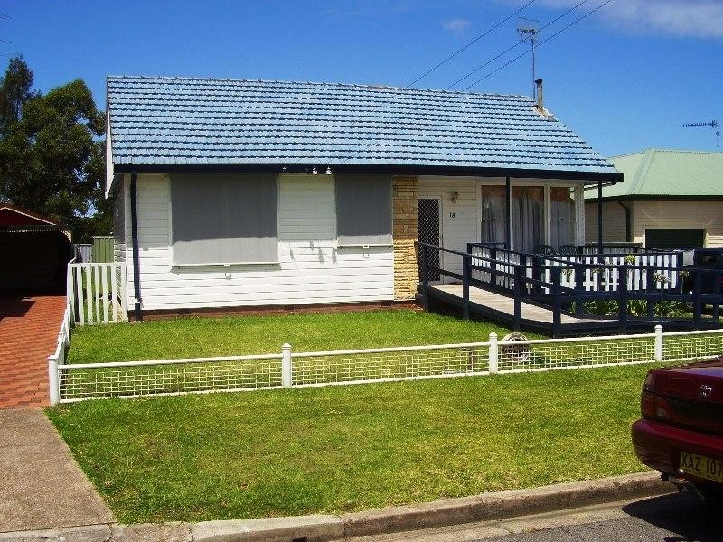 18 Maurie  Avenue WARNERS BAY 2282, Warners Bay NSW 2282