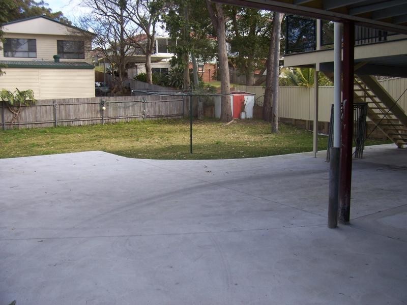 24 Kananook Crescent BELMONT NORTH 2280, Belmont North NSW 2280