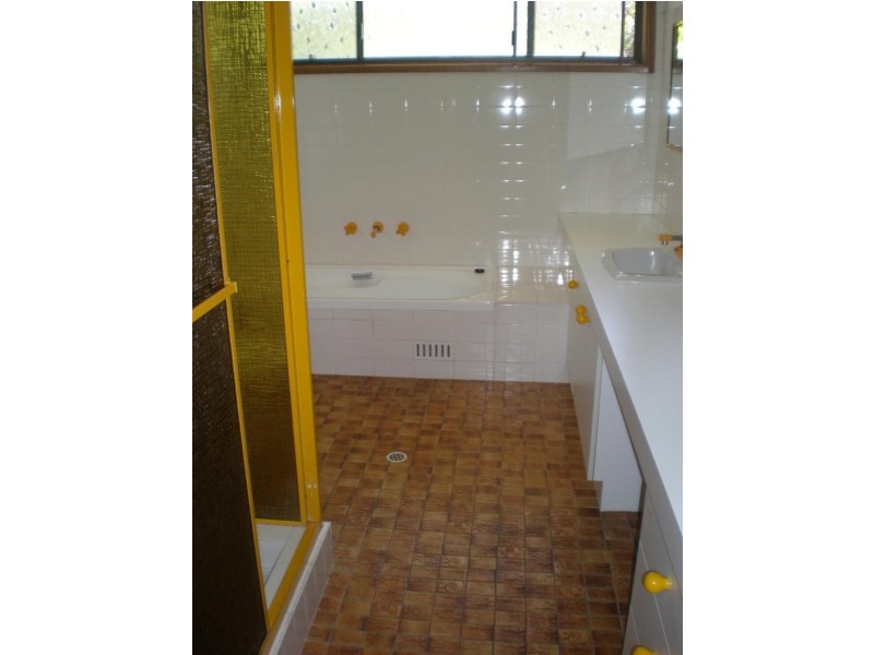 8 Parklea Avenue CROUDACE BAY 2280, Croudace Bay NSW 2280