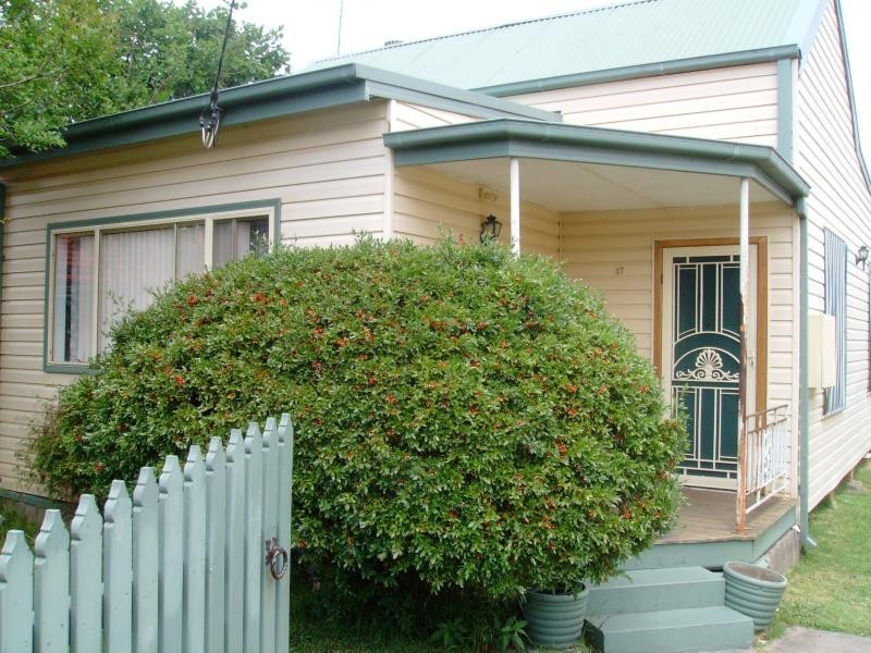 37 Mcisaac Street TIGHES HILL 2297, Tighes Hill NSW 2297