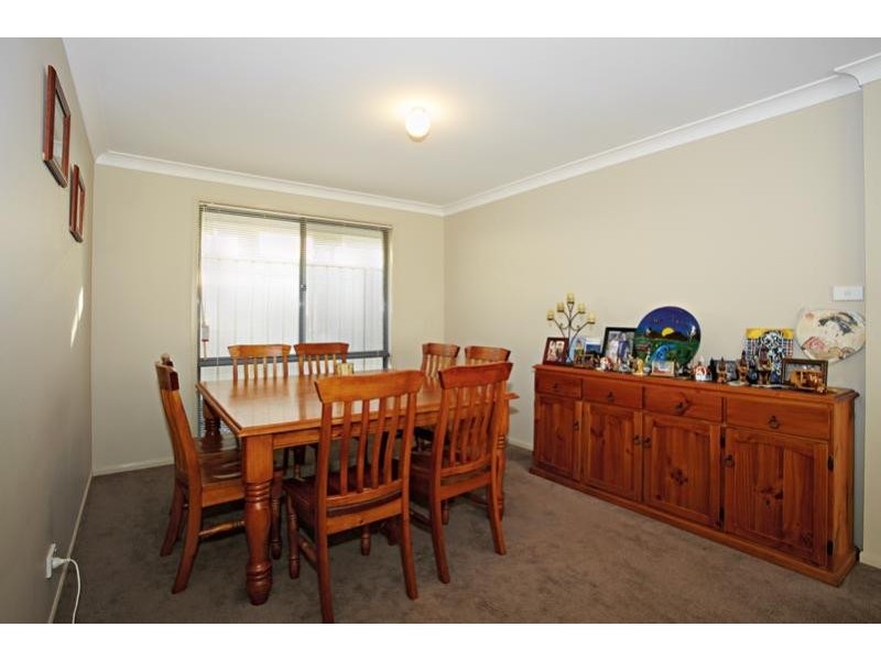 15 Lakeaire Circuit CAMERON PARK 2285, Cameron Park NSW 2285