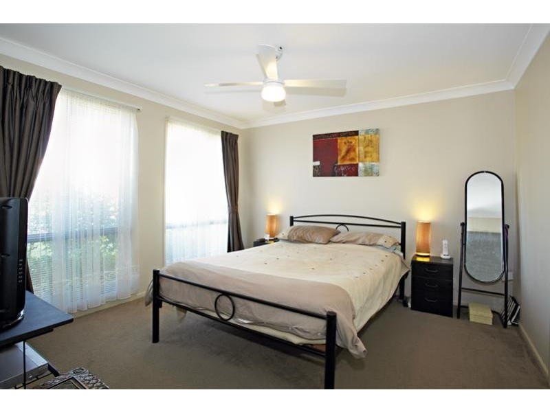 15 Lakeaire Circuit CAMERON PARK 2285, Cameron Park NSW 2285