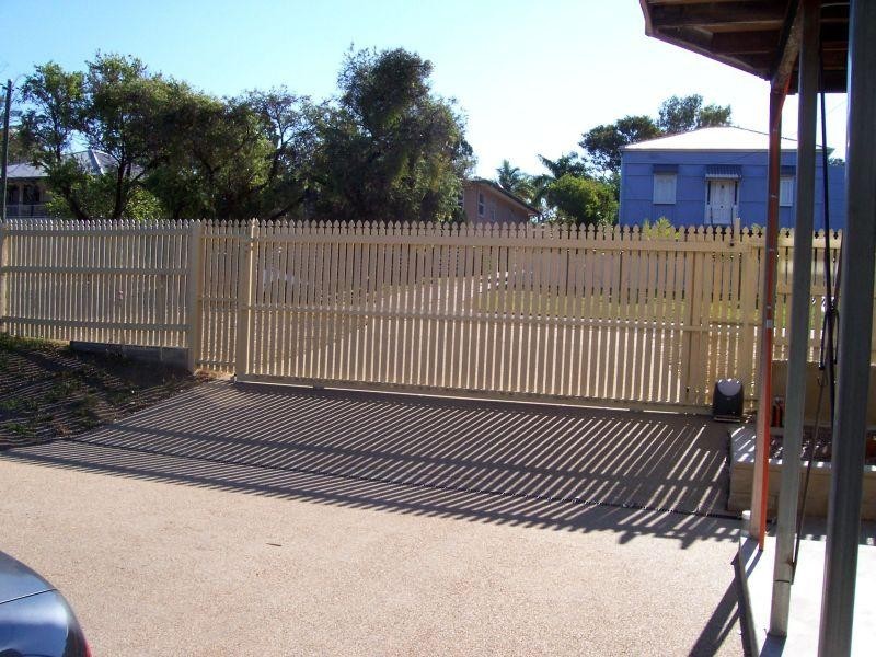 15 Tuson Street WANDAL 4700, Wandal QLD 4700