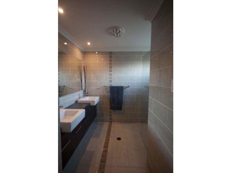 6 Govind Court, Gracemere QLD 4702