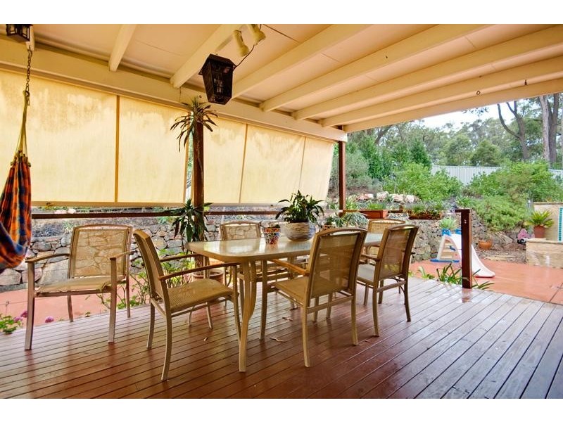 20 Green Point Drive BELMONT 2280, Belmont NSW 2280