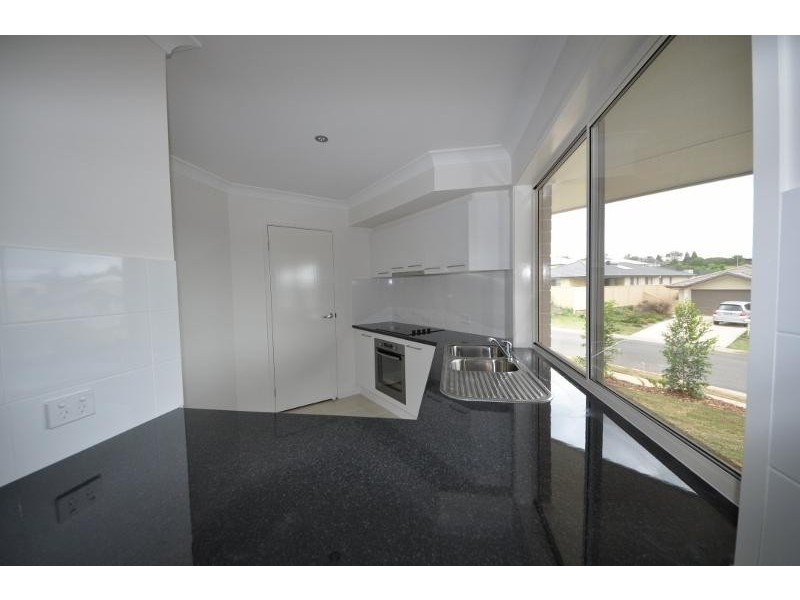 18 Rowe Drive, Macksville NSW 2447