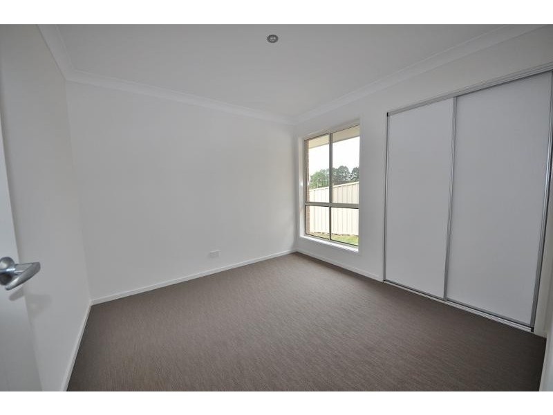 18 Rowe Drive, Macksville NSW 2447