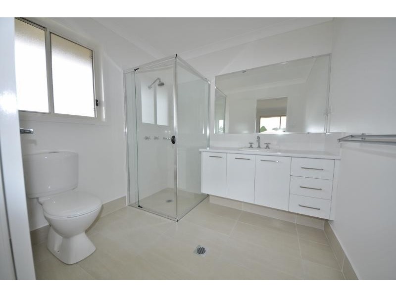 18 Rowe Drive, Macksville NSW 2447