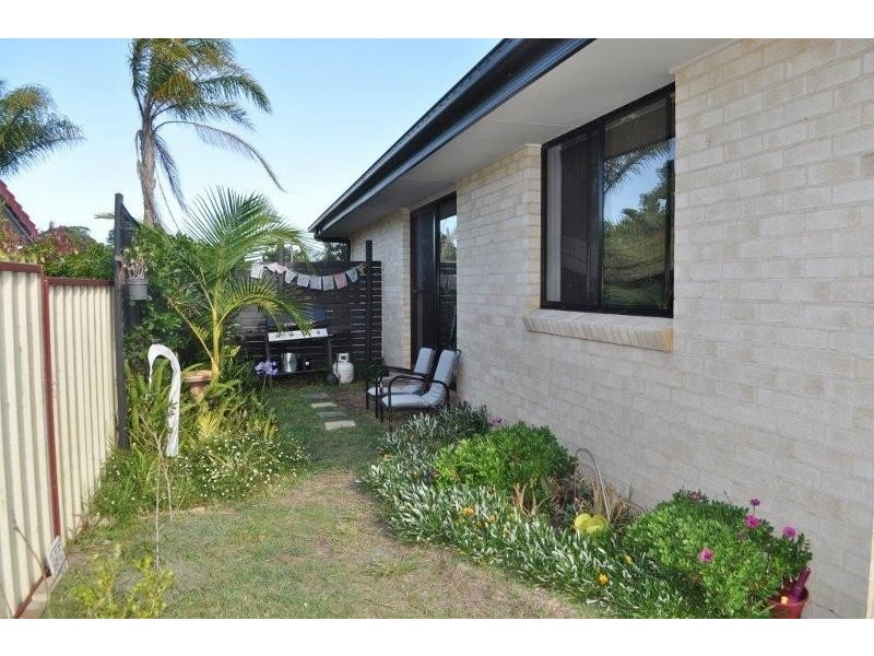 2 Hennessy  Street, Stuarts Point NSW 2441
