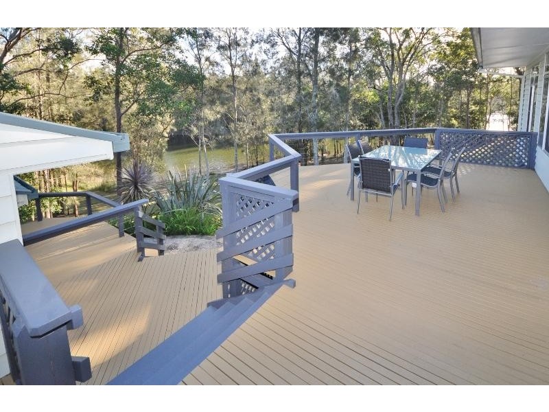 33 South Pacific Drive, Scotts Head NSW 2447