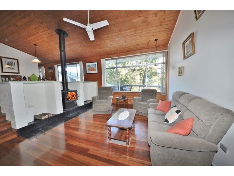 33 South Pacific Drive, Scotts Head NSW 2447