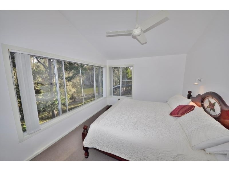 33 South Pacific Drive, Scotts Head NSW 2447