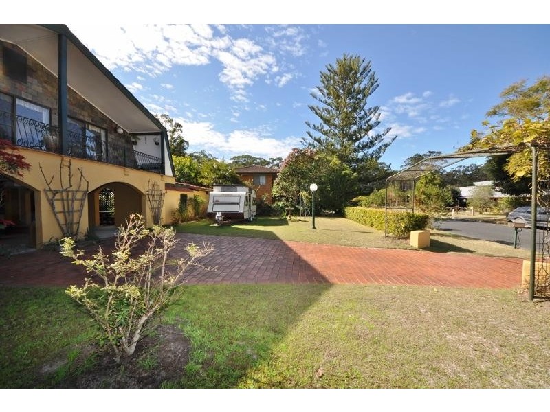6 Nineteenth Avenue, Stuarts Point NSW 2441