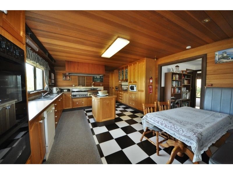 6 Nineteenth Avenue, Stuarts Point NSW 2441