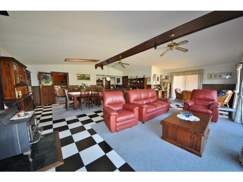 6 Nineteenth Avenue, Stuarts Point NSW 2441