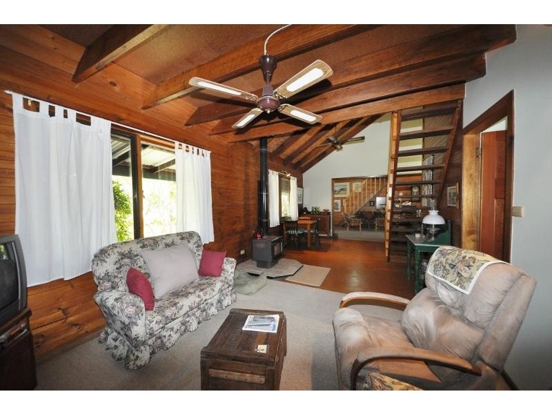 9 Nineteenth Avenue, Stuarts Point NSW 2441