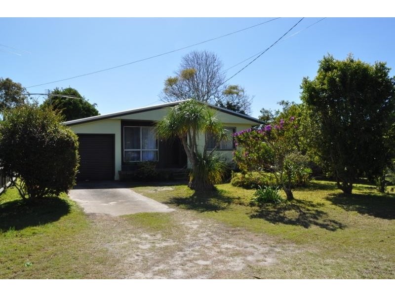 4 Eleventh Avenue, Stuarts Point NSW 2441