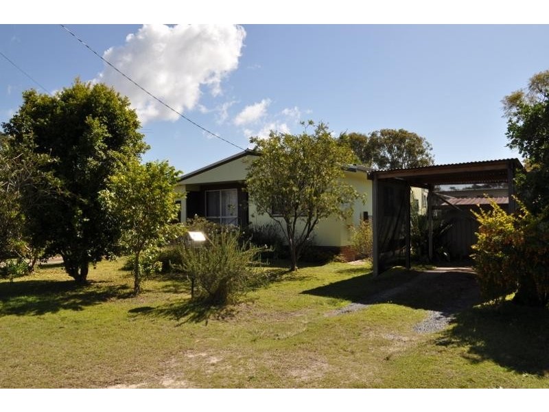 4 Eleventh Avenue, Stuarts Point NSW 2441