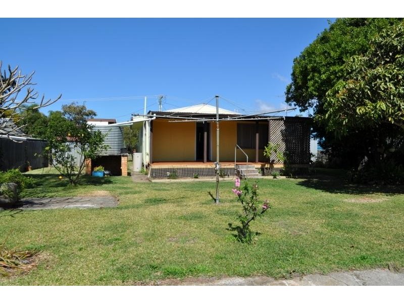 4 Eleventh Avenue, Stuarts Point NSW 2441