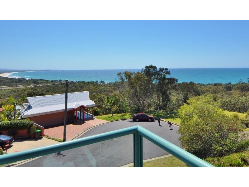 32 Vista Way, Scotts Head NSW 2447
