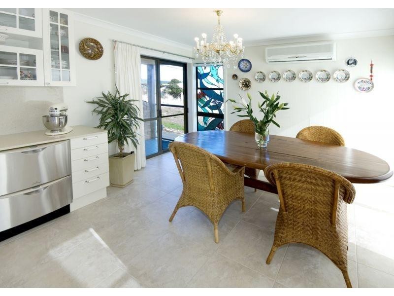 32 Vista Way, Scotts Head NSW 2447