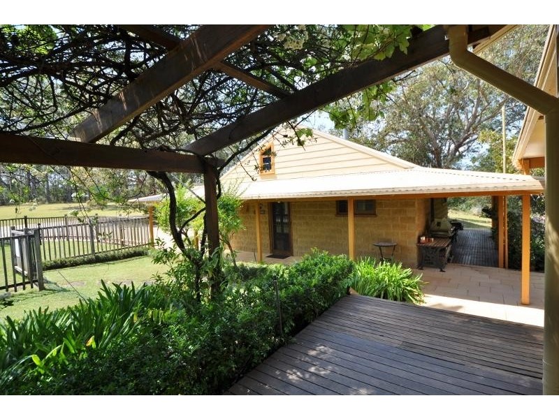 255 Stuarts Point  Road, Yarrahapinni NSW 2441