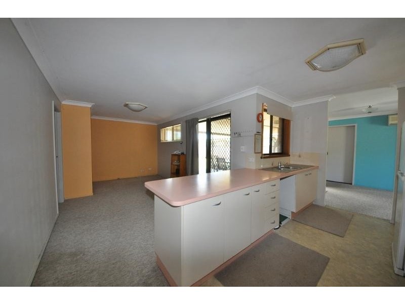 8 Fourth  Avenue, Stuarts Point NSW 2441