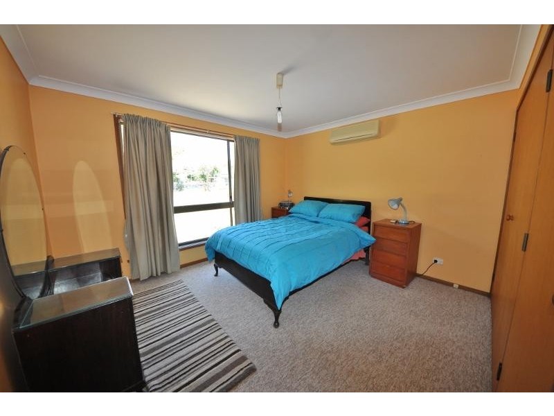 8 Fourth  Avenue, Stuarts Point NSW 2441