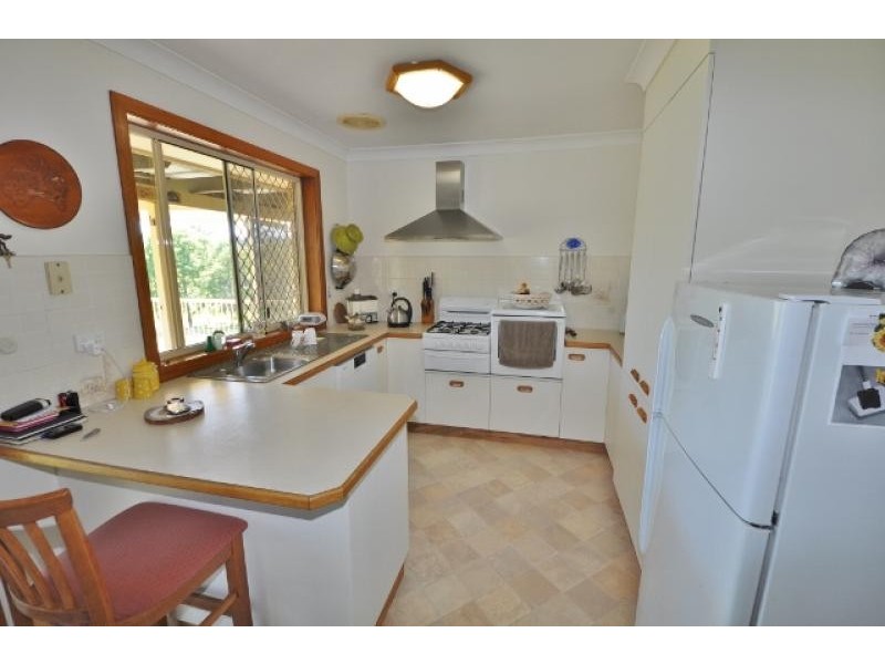76 Preston Drive, Macksville NSW 2447