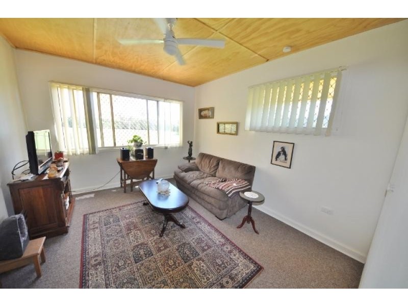 76 Preston Drive, Macksville NSW 2447