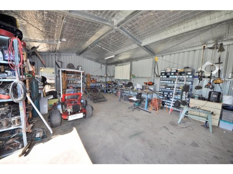 76 Preston Drive, Macksville NSW 2447