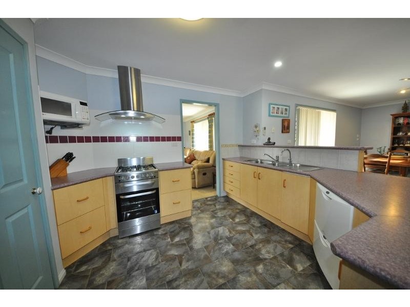 8 Hennessy  Street, Stuarts Point NSW 2441