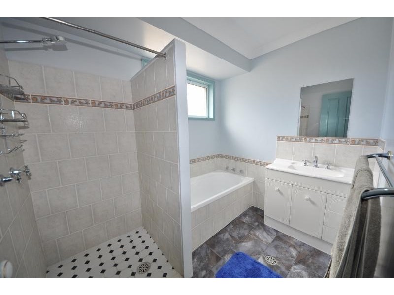 8 Hennessy  Street, Stuarts Point NSW 2441