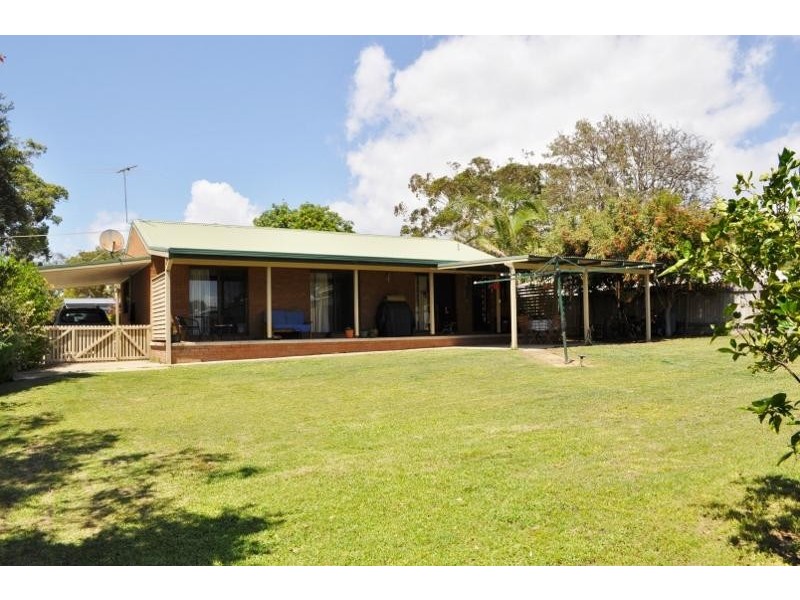 10 Fifth Avenue, Stuarts Point NSW 2441