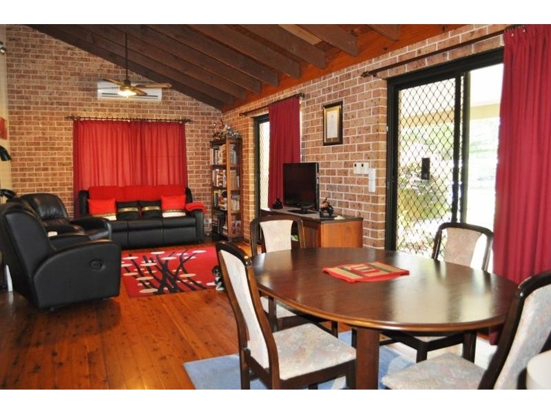 10 Fifth Avenue, Stuarts Point NSW 2441