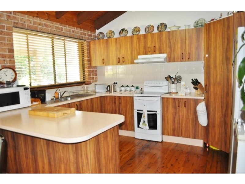 10 Fifth Avenue, Stuarts Point NSW 2441