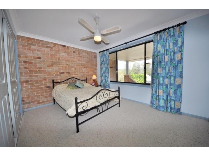15 River Oak Crescent, Scotts Head NSW 2447