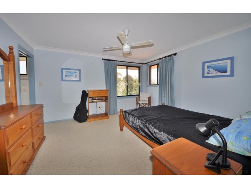 15 River Oak Crescent, Scotts Head NSW 2447